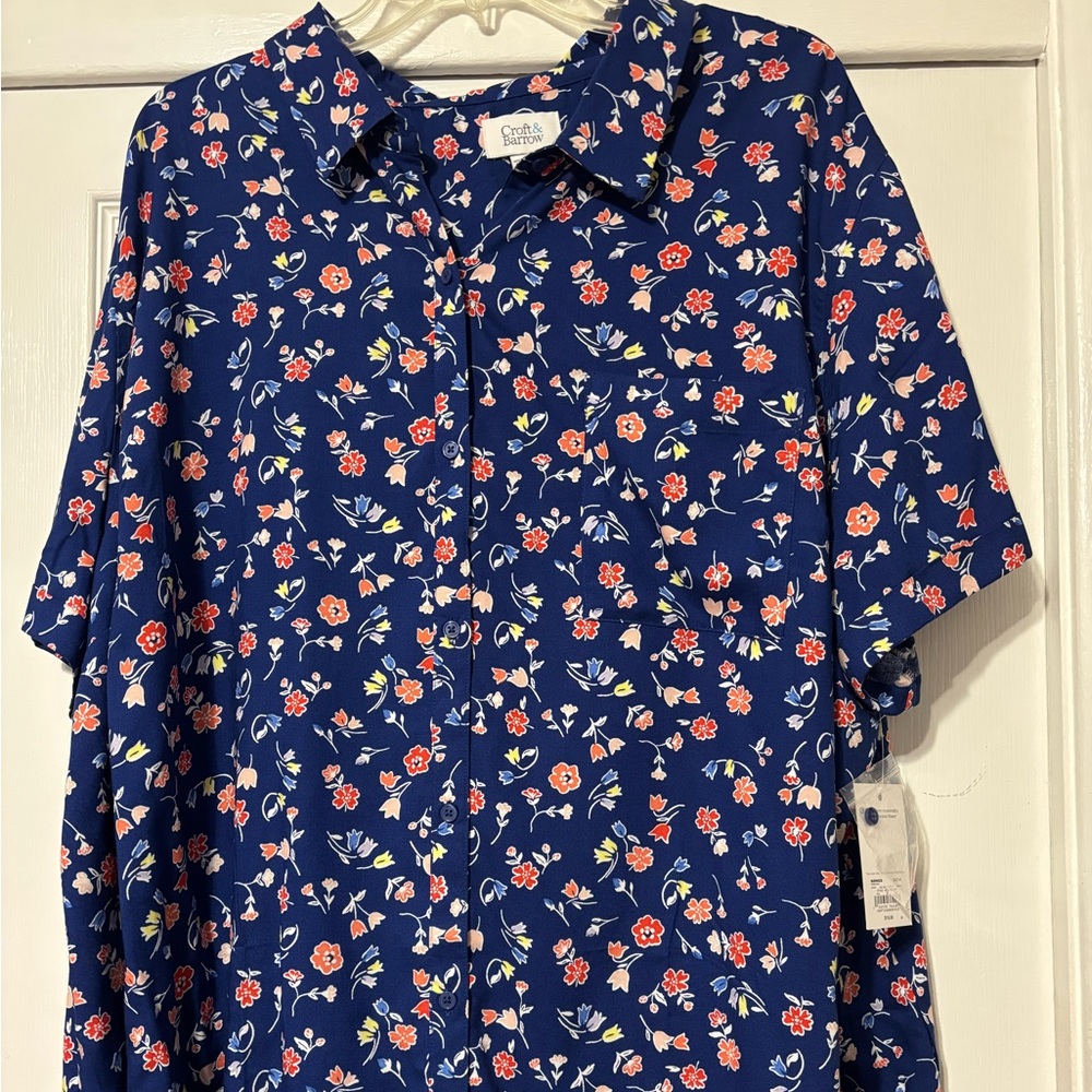 Croft & Barrow Women's Blue Floral Button Down Shirt Short Sleeves NWT Size 4x